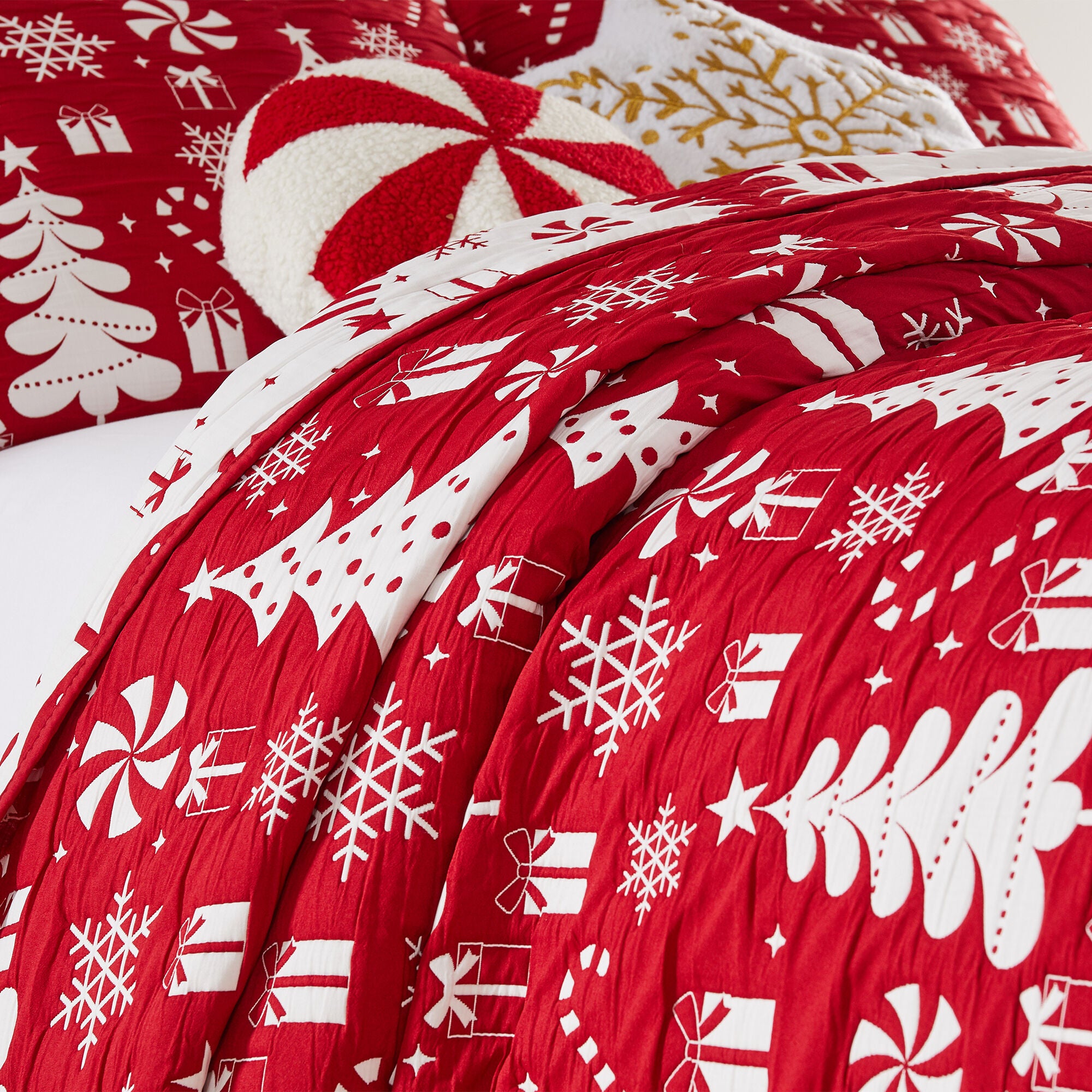 Novelty Holiday Matelass&eacute; Coverlet Set, PEPPERMINT PARTY, alternate image number 4