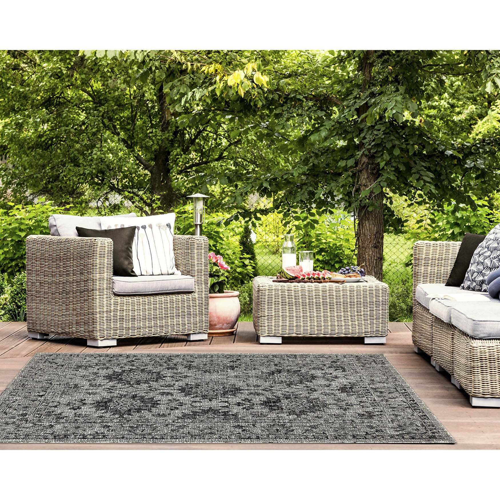 Carmel Vintage Floral Indoor/Outdoor Area Rug Black, , alternate image number 5