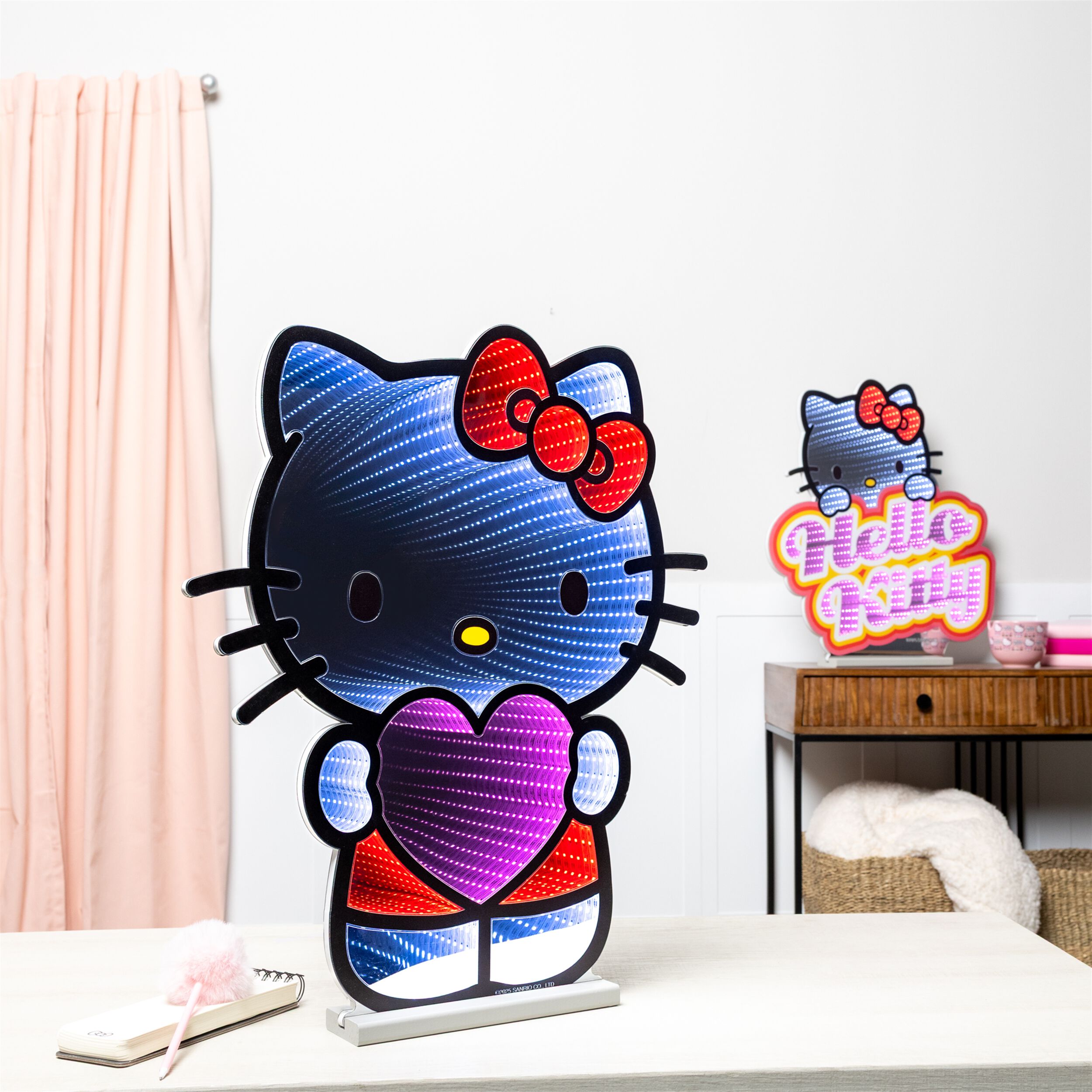 Hello Kitty&reg; Heart Ekkolight 24 inchesH, RED PINK WHITE, alternate image number 1