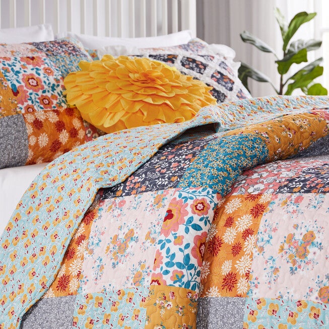 Carlie Calico Quilt Set, , alternate image number 2
