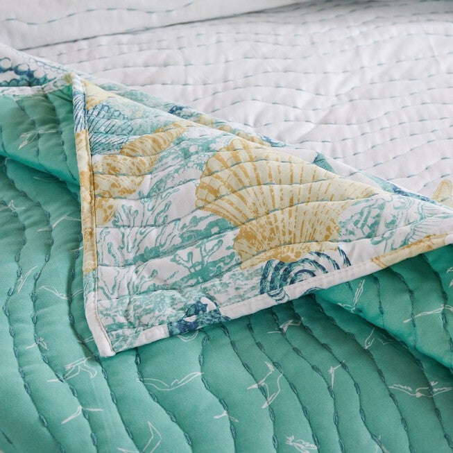 Grand Bahama Quilted Throw Blanket, , alternate image number 2