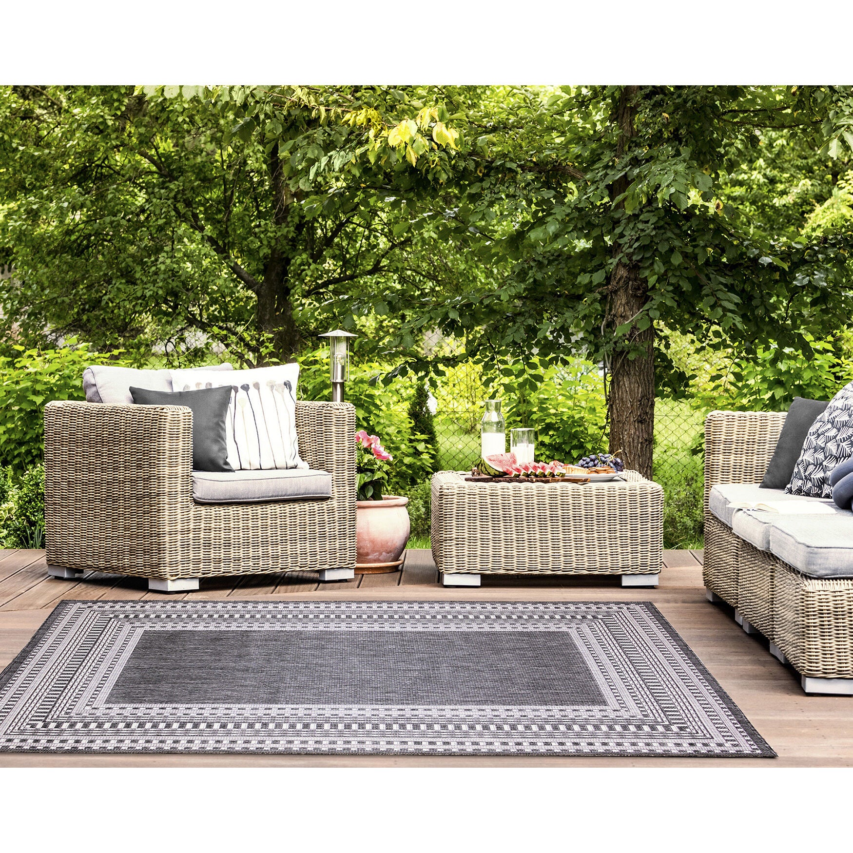 Liora Manne Malibu Etched Border Indoor/Outdoor Area Rug Charcoal 3 feet 3 inches x 4 feet 11 inches, , alternate image number 5