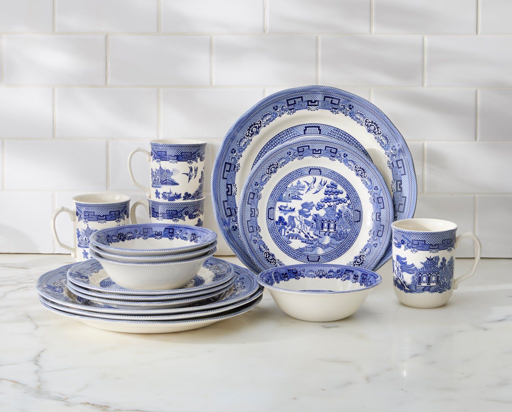 16-PC. Blue Willow Dinnerware Set