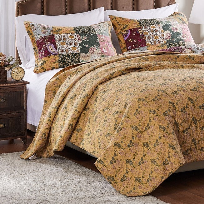 Antique Chic Quilt And Pillow Sham Set, , alternate image number null