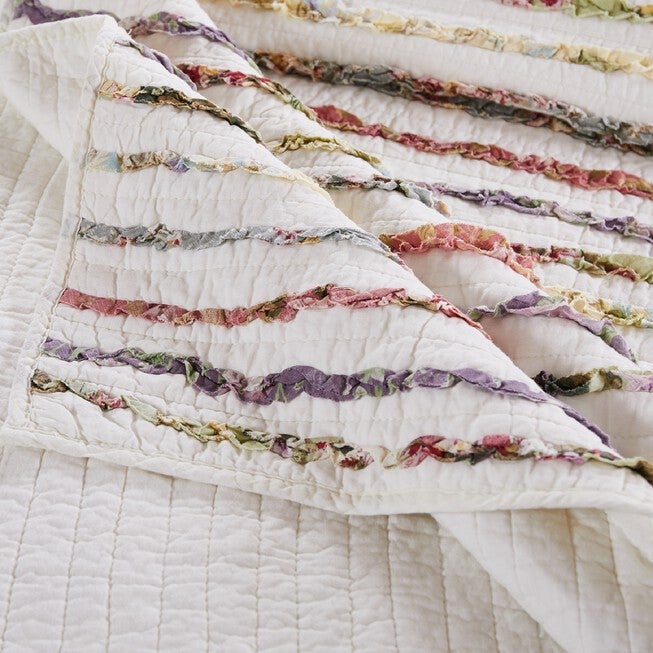 Bella Ruffle Quilt And Decorative Pillow Set, , alternate image number 3