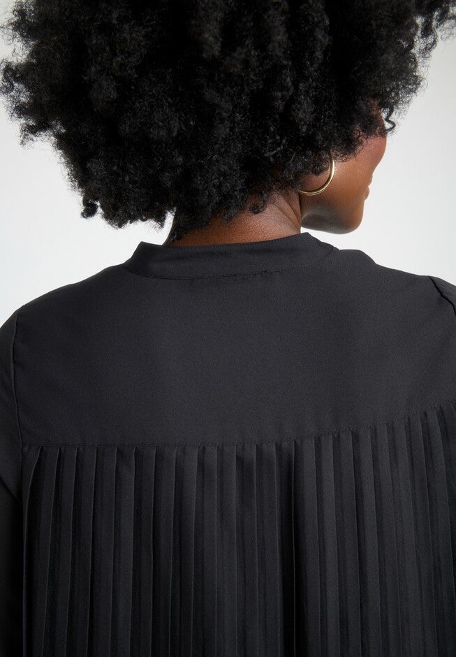 Pleated Back Georgette Tunic, BLACK, alternate image number null