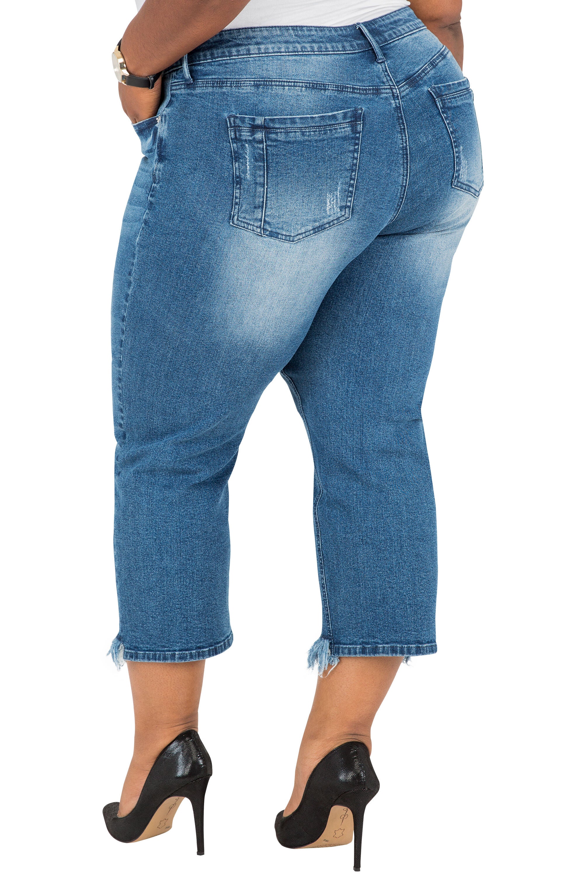 Plus Size Women&#39;s Curvy Fit Cropped Frayed Boyfriend Jeans, , alternate image number 1