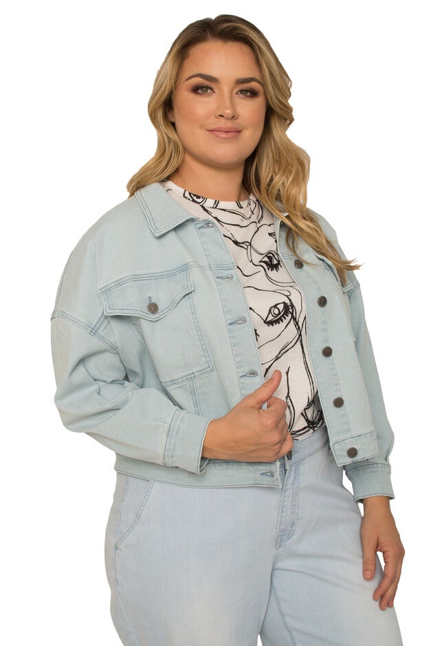 Plus Size Women's Easy Fit Denim Cropped Trucker Jacket, , alternate image number null