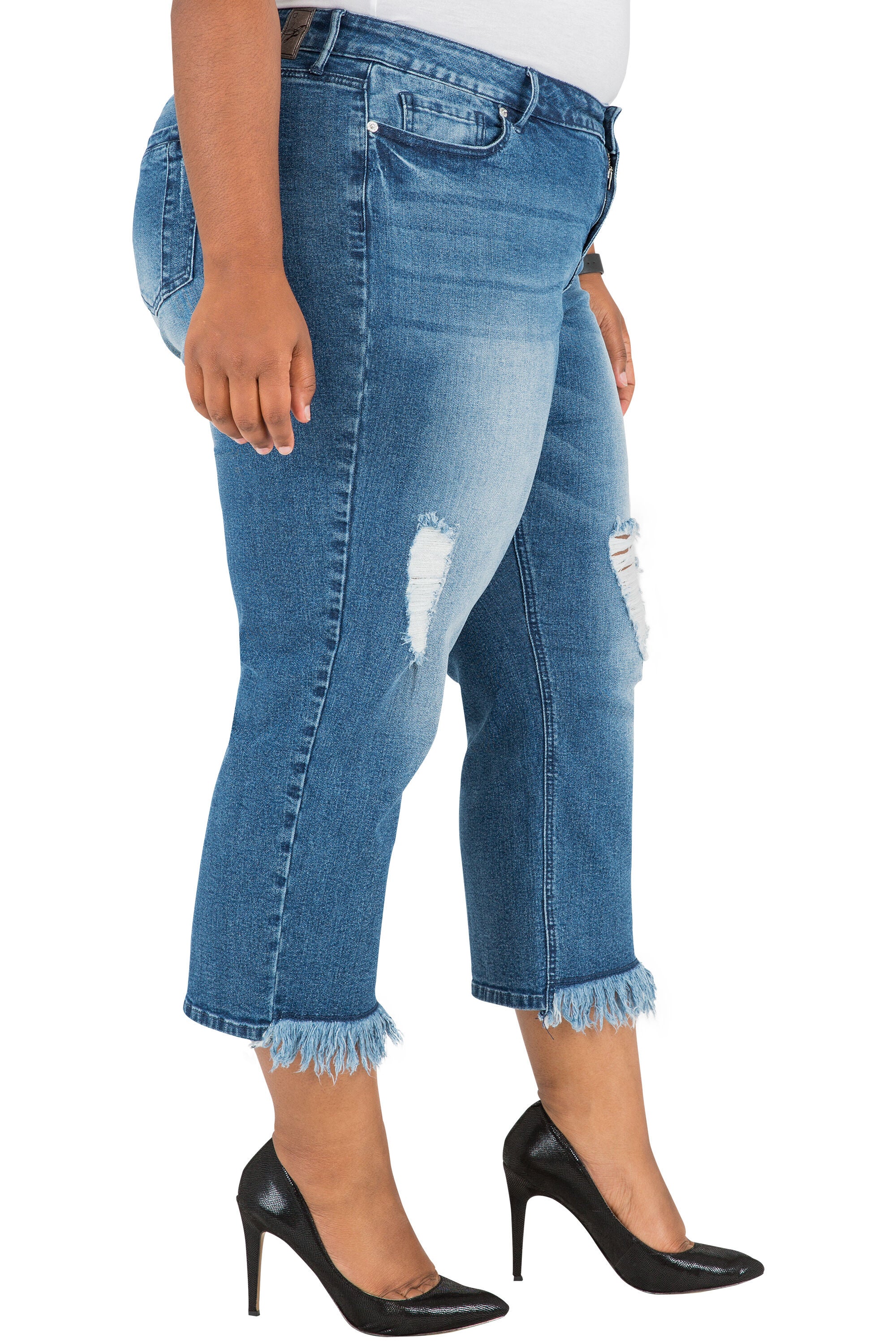 Plus Size Women&#39;s Curvy Fit Cropped Frayed Boyfriend Jeans, , alternate image number 2