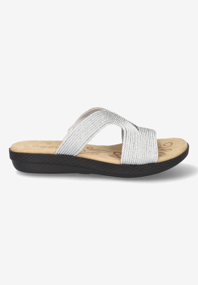 Nia Sandal, , alternate image number null