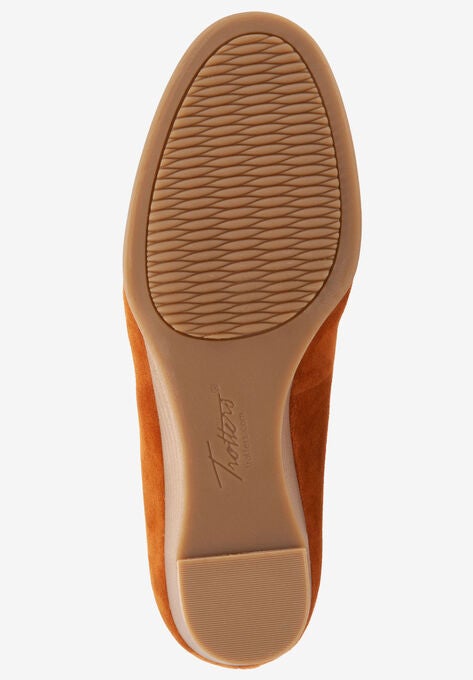 Winnie Wedge , , alternate image number null