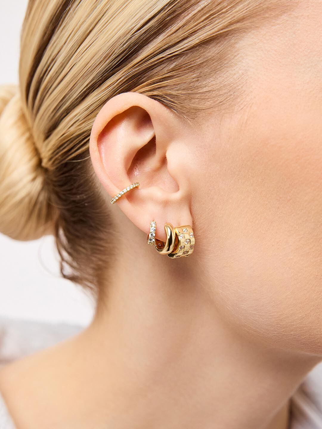 Bold Huggie Hoops - Giulia, GOLD, alternate image number 1