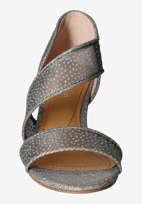 Jivika Sandal, , alternate image number null
