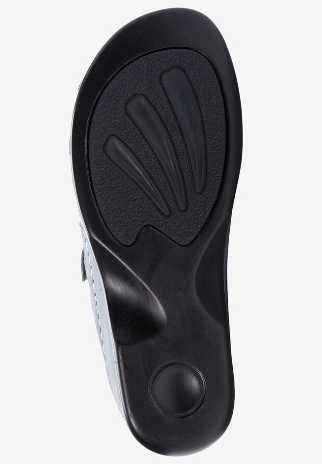Kylie Sandal , , alternate image number null