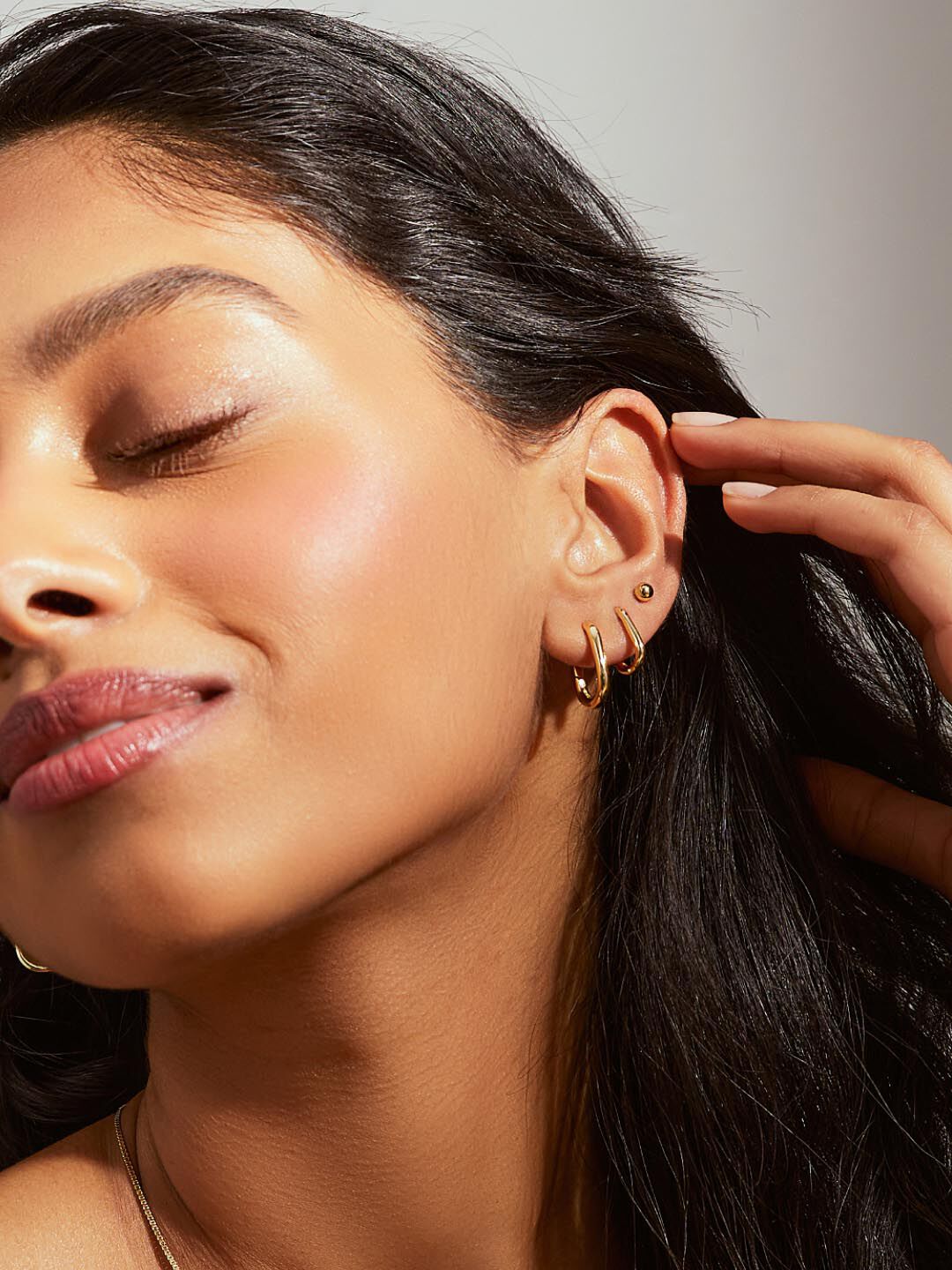 Rox Small Gold Hoop Earrings, GOLD, alternate image number 4