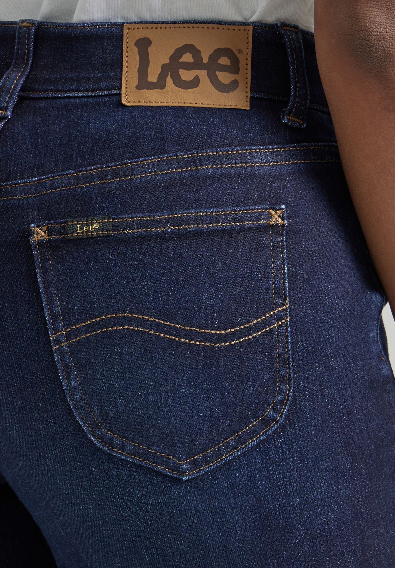 Ultra Lux Comfort With Flex Motion Stright Leg Jean Jean, , alternate image number 3