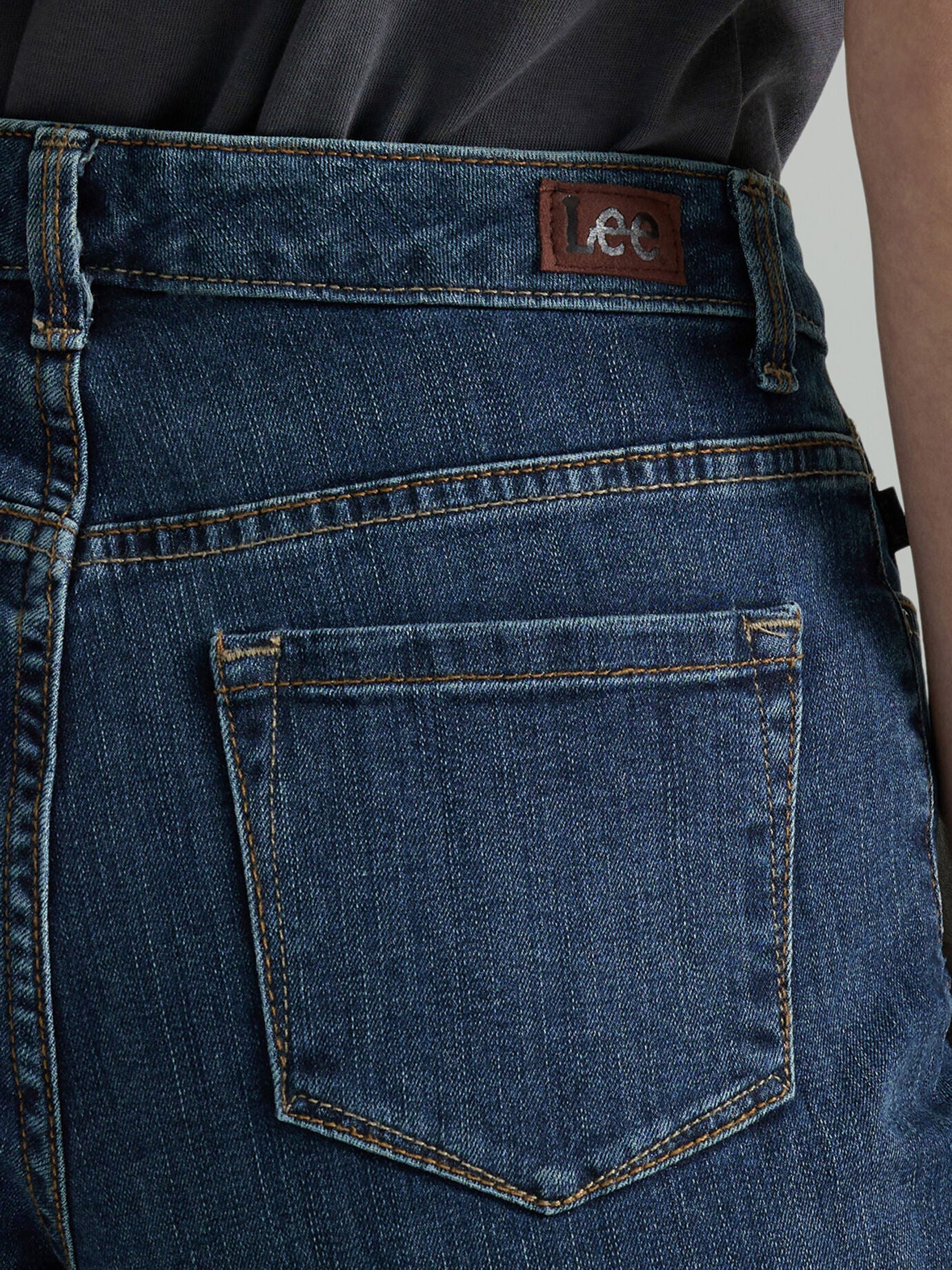 Relaxed Fit Instantly Slims Straight Leg Jean, , alternate image number 4