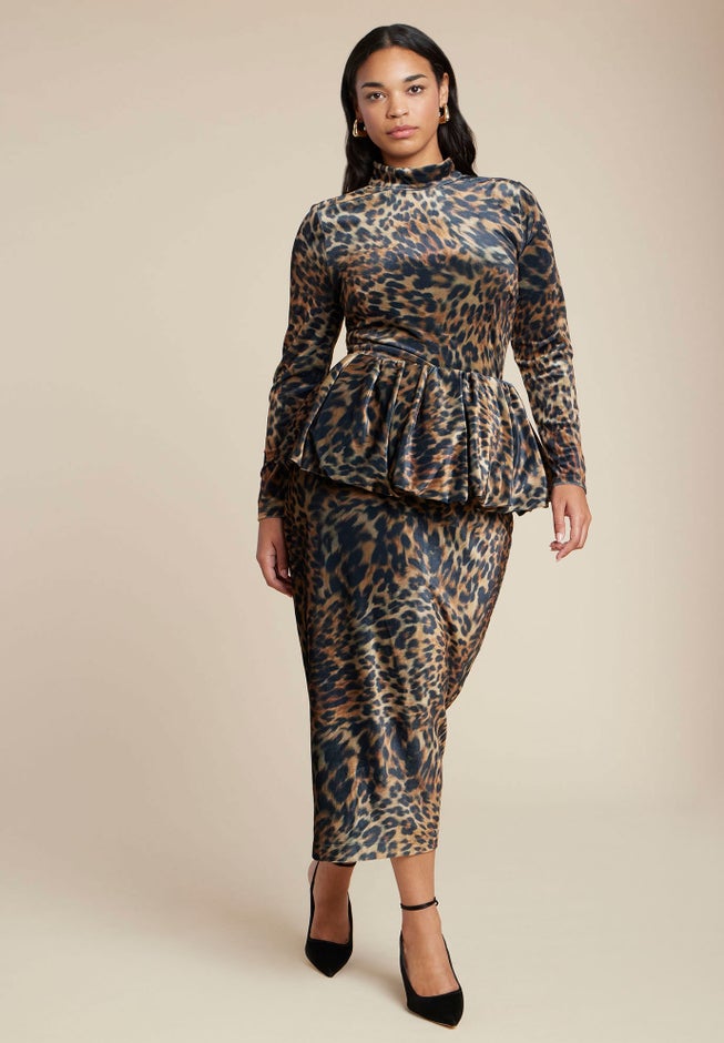 Leopard Velvet Turtleneck Top image number 3