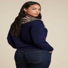 Sweater With Animal Print Collar image number null