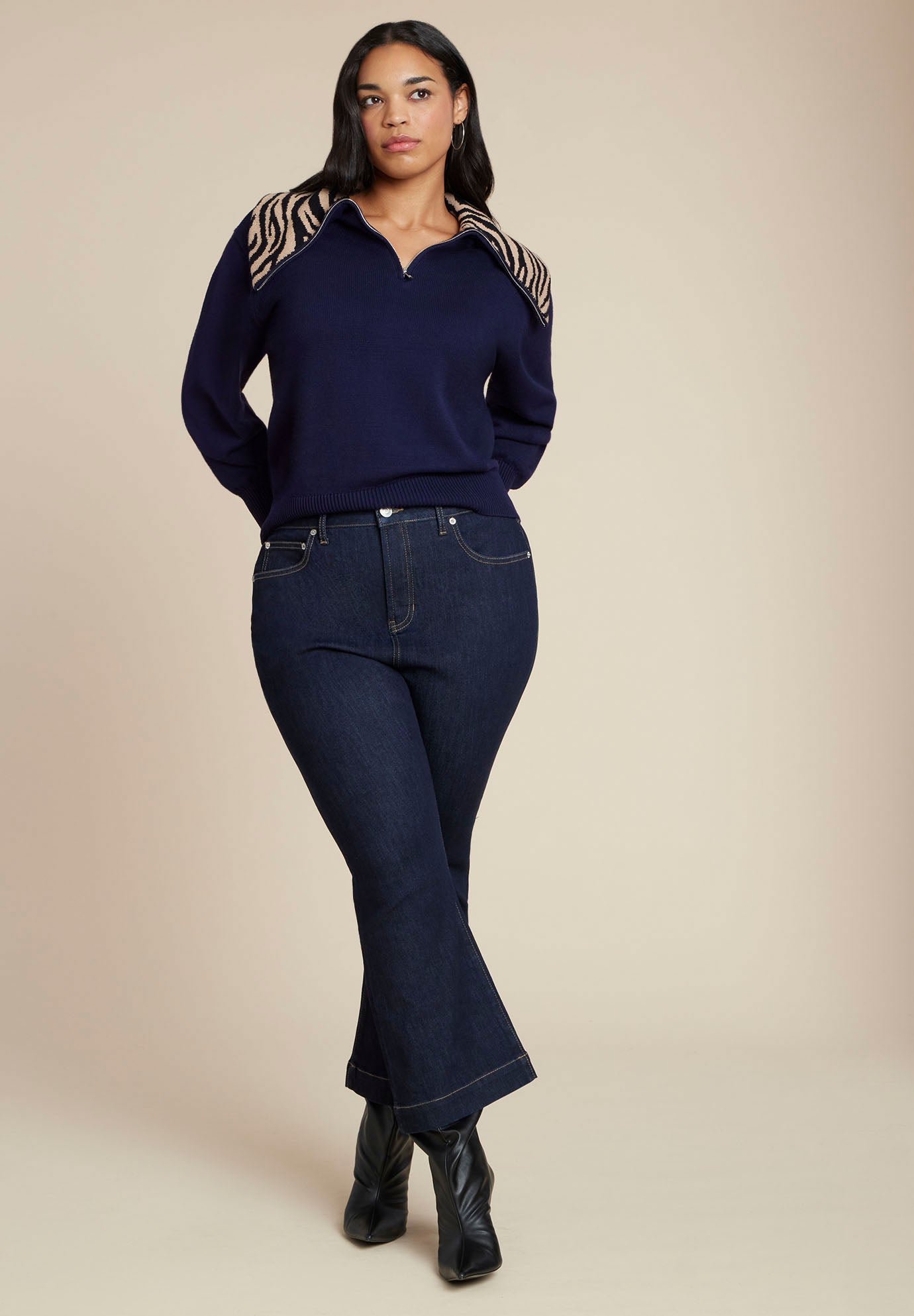 Sweater With Animal Print Collar image number 2