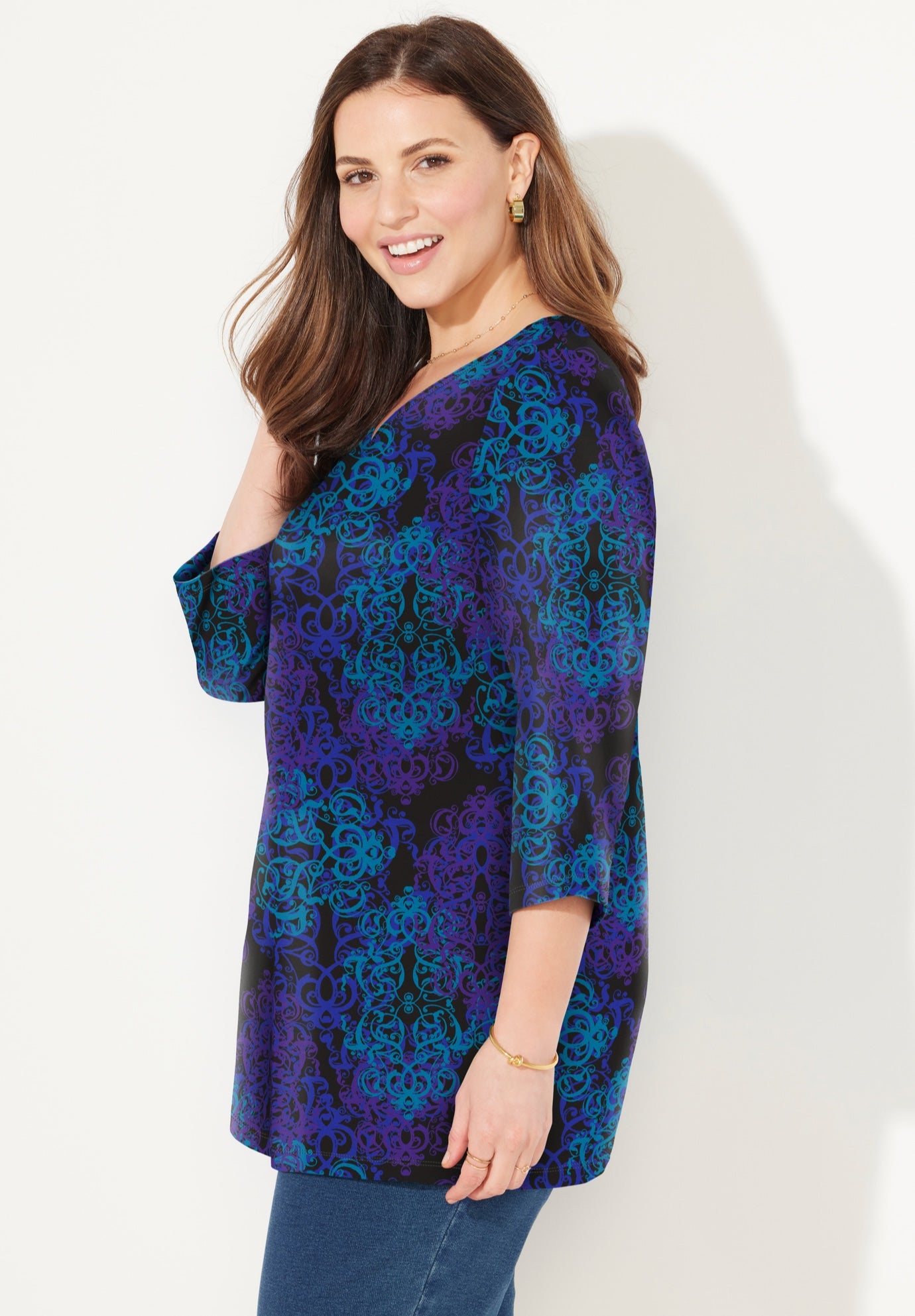 Suprema&reg; 3/4 Sleeve V-Neck Tee image number 3