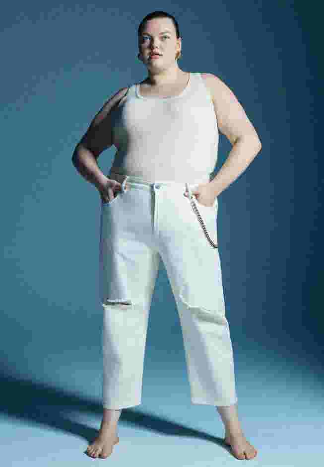 The Naomi Comfort Stretch Straight Leg Jean Crop image number 4