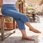 Pull-On Flex-Fit Elastic-Waist Stretch Denim Capri Jeans image number null