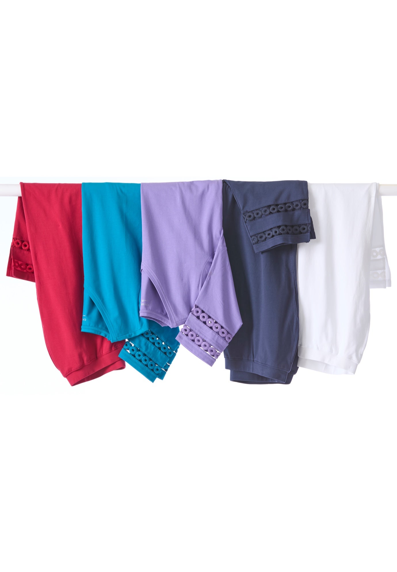 Suprema&reg; Crochet Trim Capri image number 3