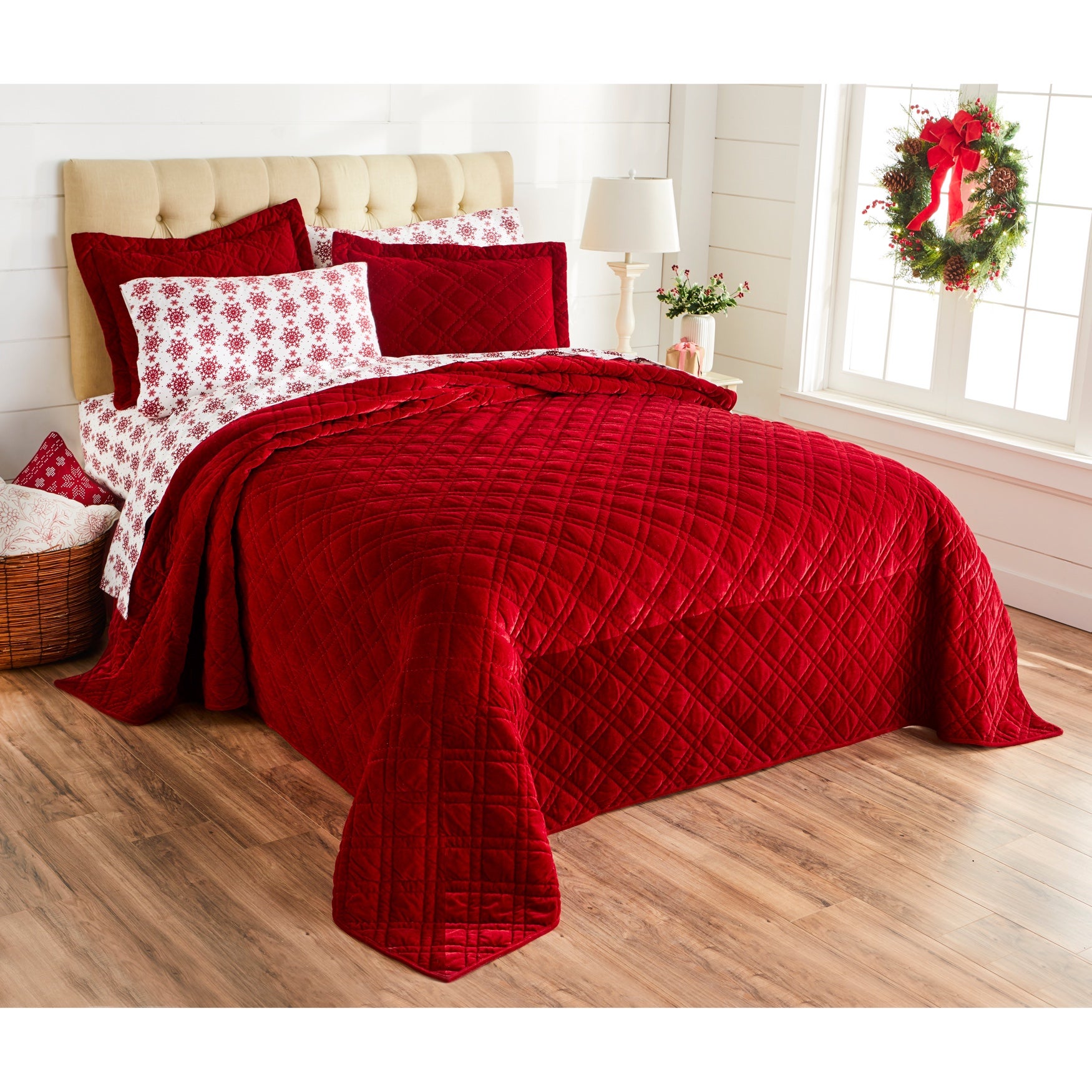 Velvet Diamond Quilted Bedspread image number 0