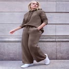 Wide Leg Fleece Sweatpant With Drawstring Waist image number 0