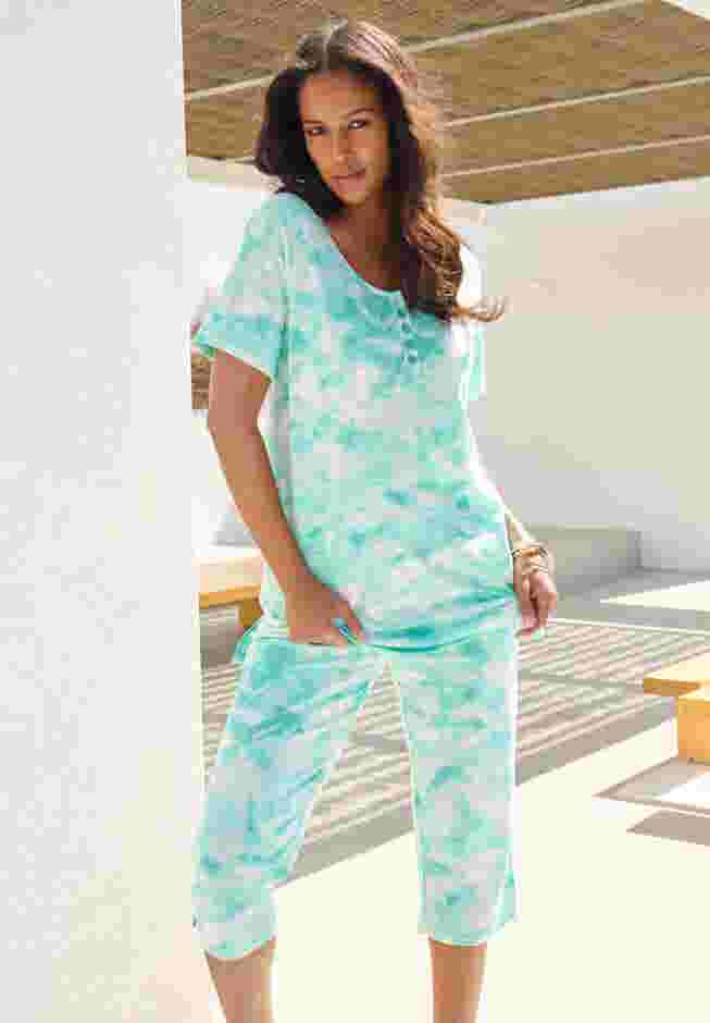 Printed Henley Capri Set image number 0