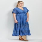 Raven Lace Maxi Dress image number null