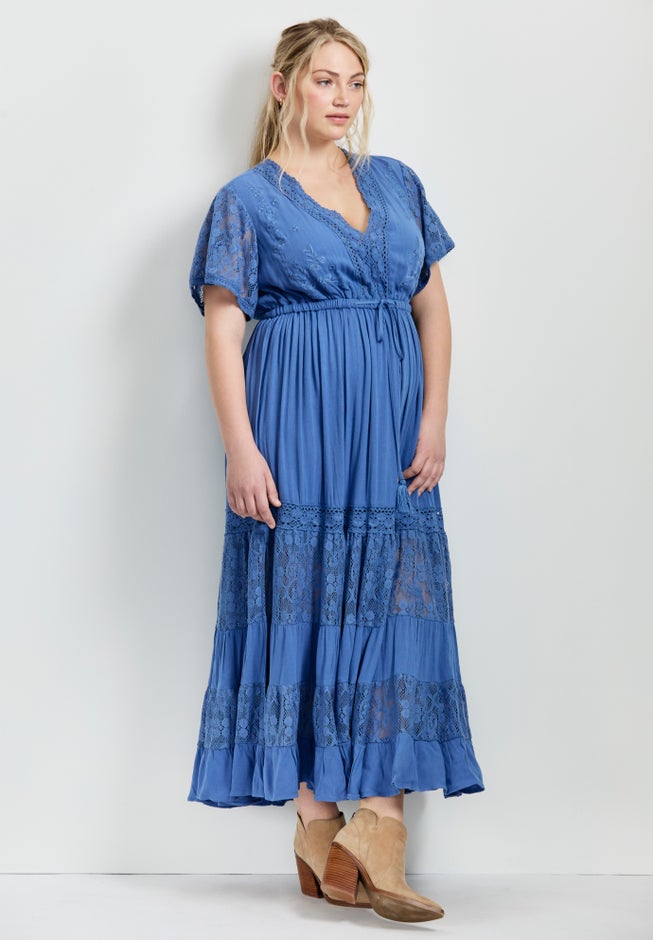 Raven Lace Maxi Dress image number 2
