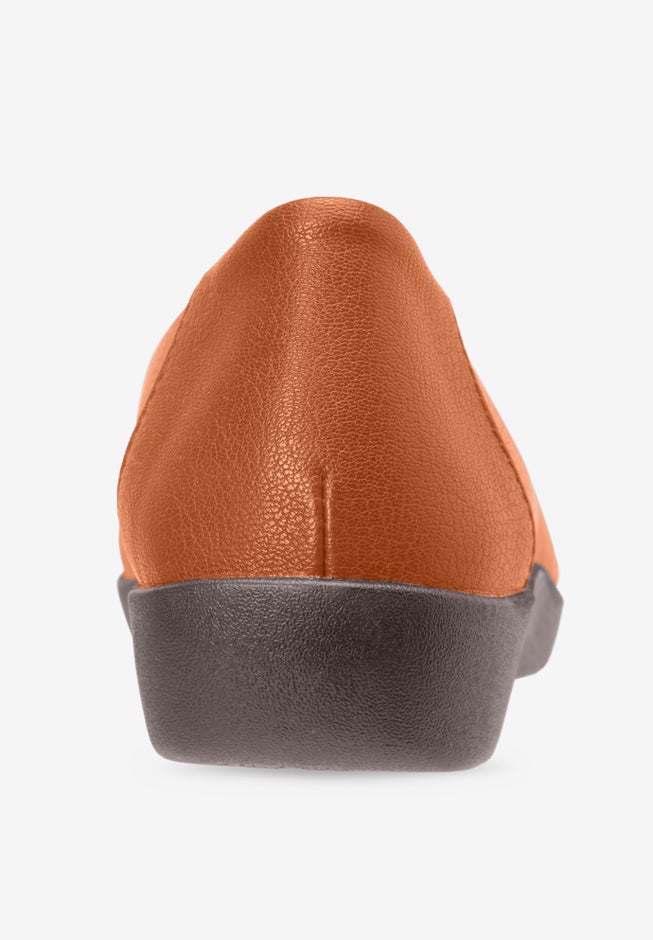 The Gab Faux Leather Slip On Flat image number 1