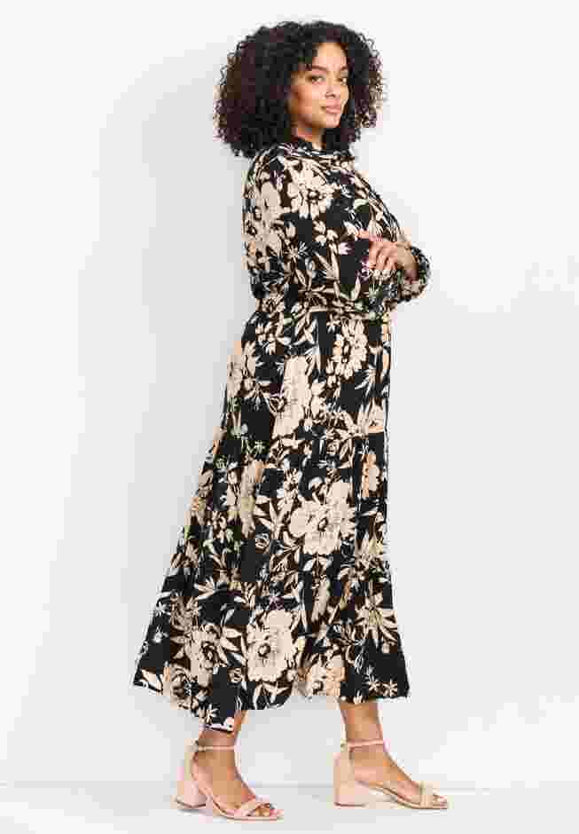 Shiloh Tiered Maxi Dress image number 2