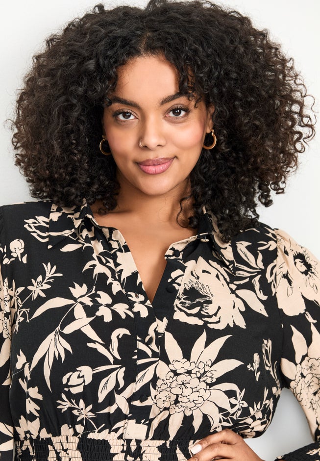 Shiloh Tiered Maxi Dress image number 3