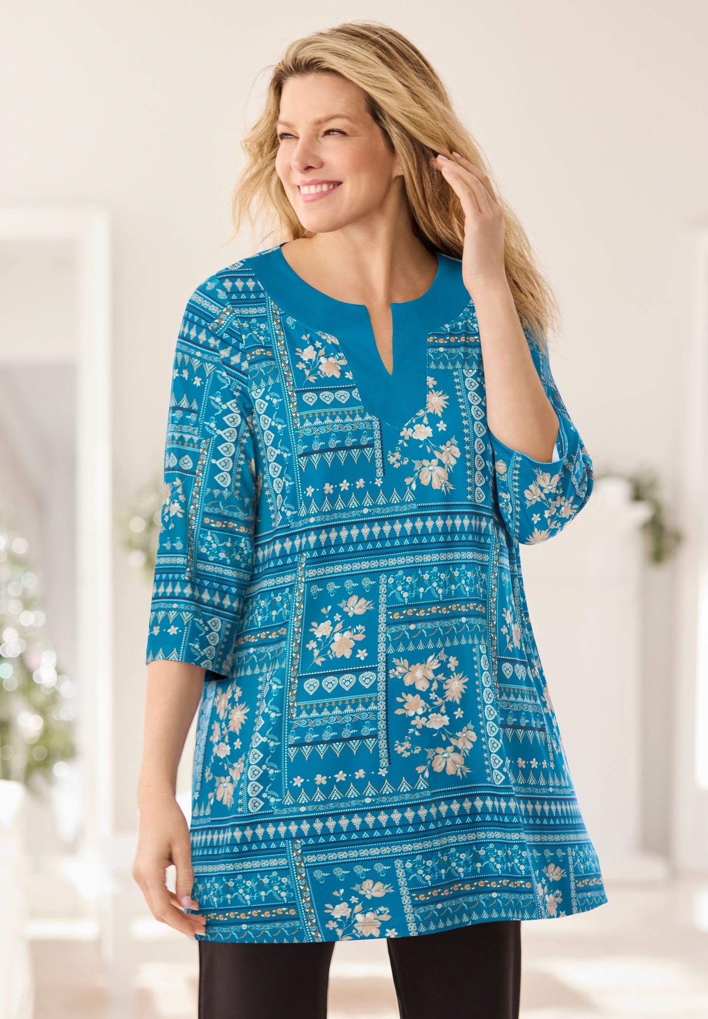 Contrast Notch-Neck Three-Quarter Sleeve Knit Tunic image number 0