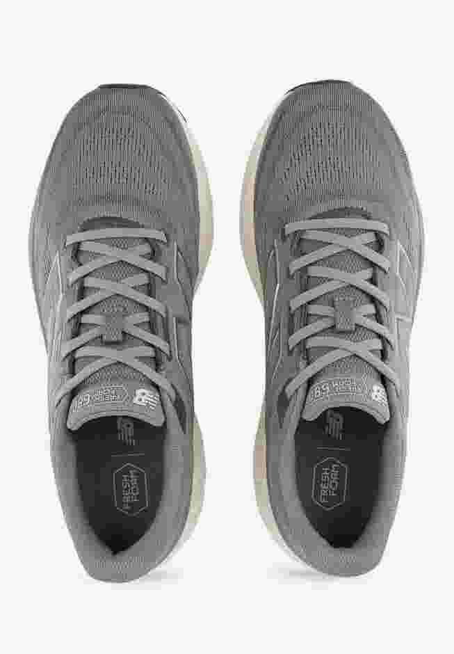 New Balance® M680 V8 Shoe image number 4