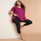 Side-Pocket Essential Capri Legging image number null