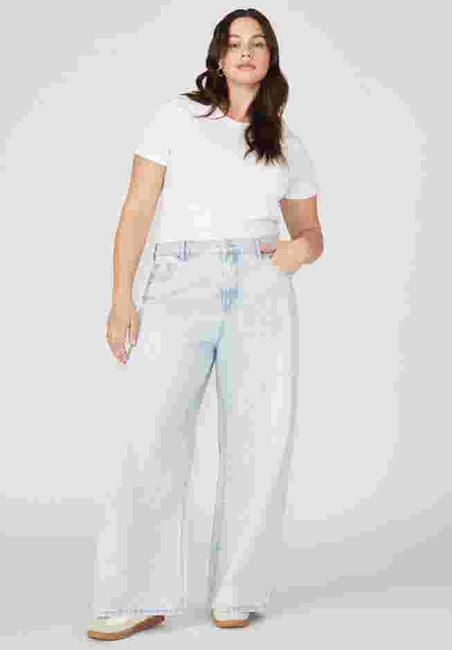 The Yvette Rigid Wide Leg Jean image number 0