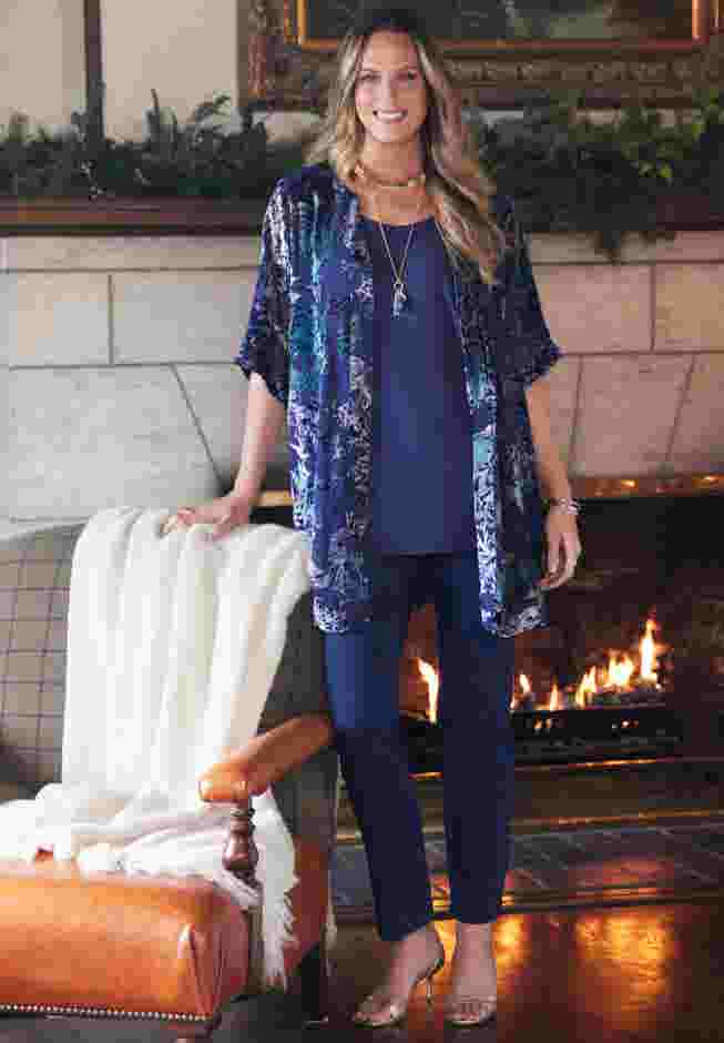 In-Vogue Velvet Kimono image number 7
