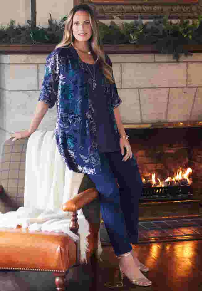 In-Vogue Velvet Kimono image number 8
