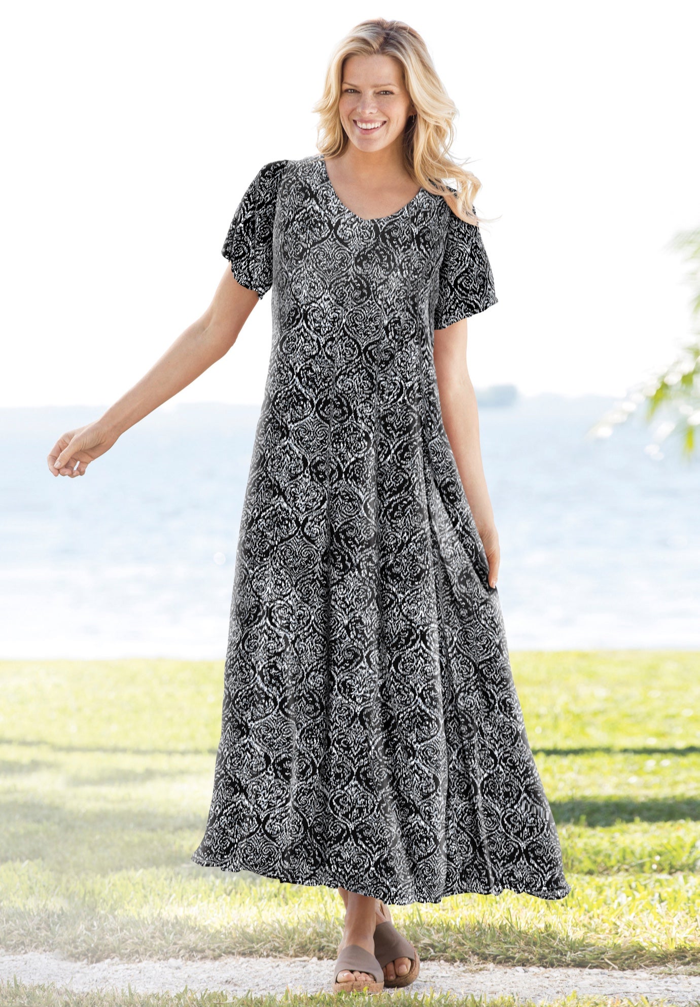 Short-Sleeve Crinkle Dress image number 0