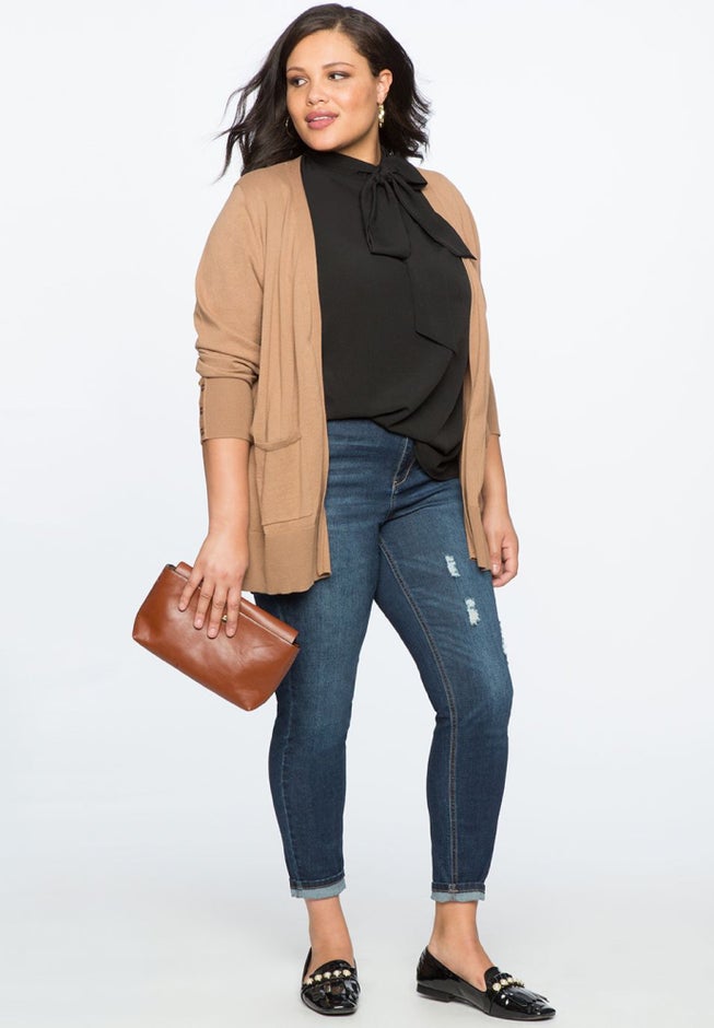 Classic Fit Peach Lift Distressed Skinny Jean image number null