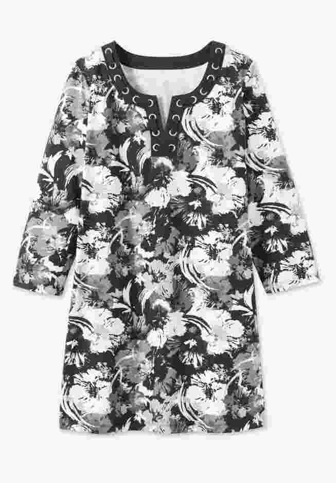 7-Day Three-Quarter Sleeve Grommet Notch Tunic image number 5