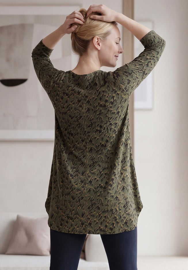 Stretch Jersey Knit Scoop Neck Three-Quarter Sleeve Curved Hem A-Line Tunic image number 1