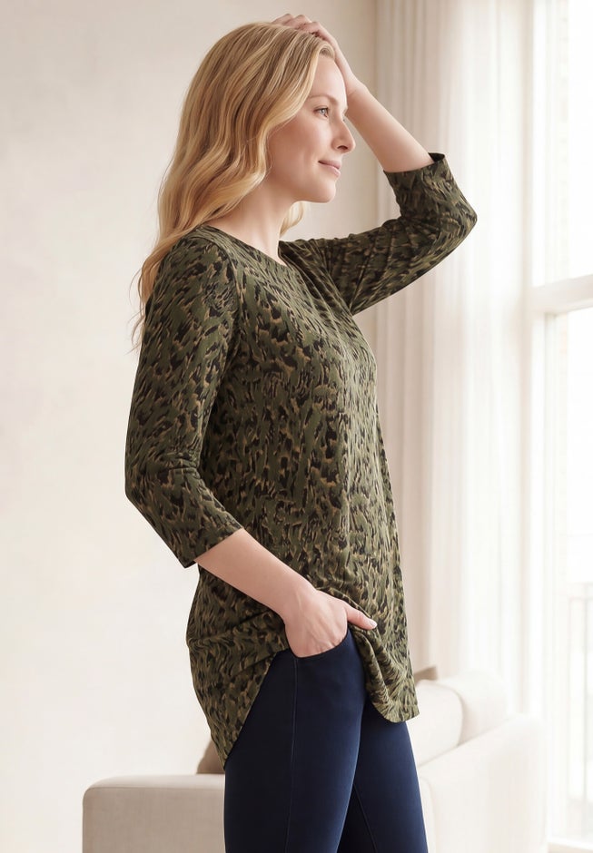 Stretch Jersey Knit Scoop Neck Three-Quarter Sleeve Curved Hem A-Line Tunic image number 2