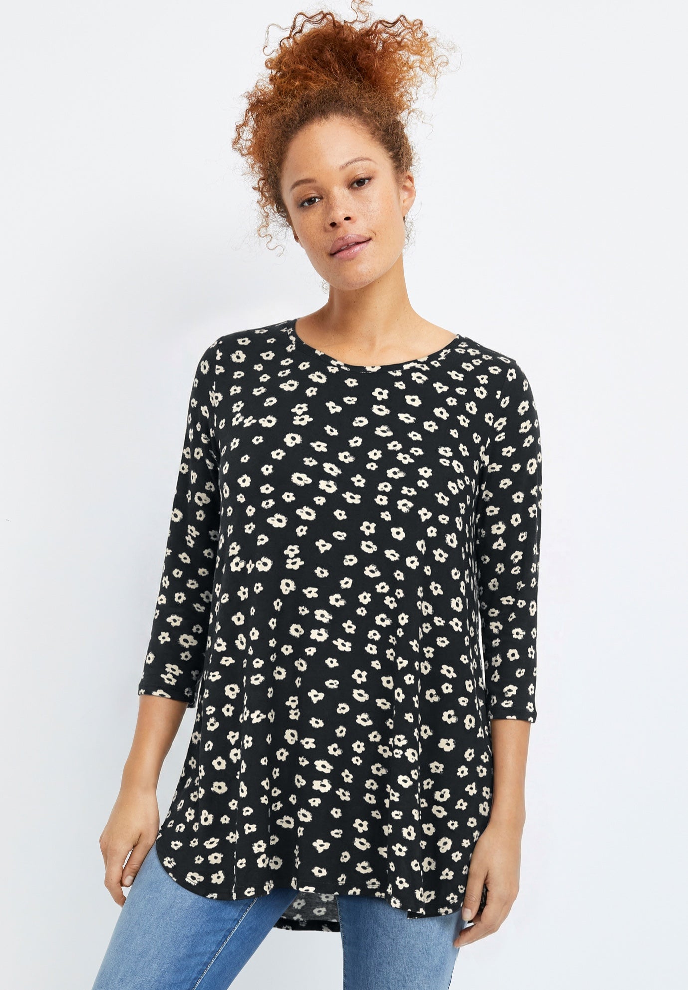 Stretch Jersey Knit Scoop Neck Three-Quarter Sleeve Curved Hem A-Line Tunic image number 0