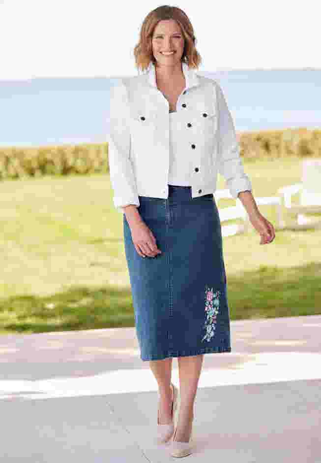 Womens Plus-Size Stretch Denim Five-Pocket Jeans Skirt image number 4