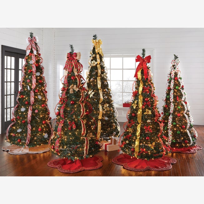 Scallop Edge Border Christmas Tree Skirt image number 3